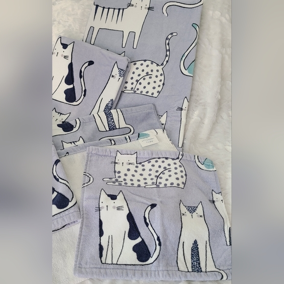 Artisan NY Home - Cartoon Cats Themed Novelty Bathroom Towel Set. - Picture 3 of 11